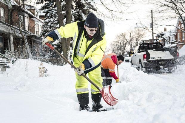 How Snow and Ice Removal Benefits Your Home or Business