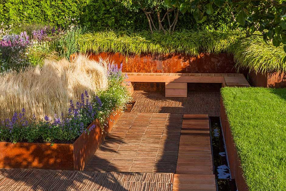 Landscaping Inspiration: How to Bring Life to Your Landscape This Spring